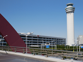 羽田空港第2駐車場・羽田空港第3駐車場　単独車室ゲート（屋内駐車場）